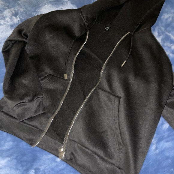 black jacket - Picture 3 of 3